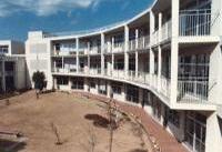 川和中学校中庭の画像