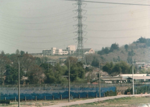 川和町から川和中学校を眺むの画像