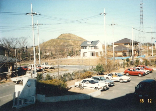 川和中学校から川和富士を眺む