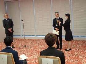 요코하마 시립 미나토미라이 혼마치 초등학교의 수상자로부터 한마디해 주셨습니다.