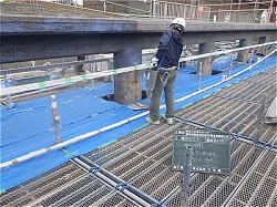 断面修復前プライマー塗布