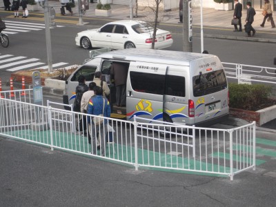 こすずめ号「大船駅東口」バス停留所