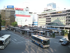 横浜駅中央西口駅前広場の整備前の写真