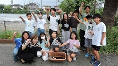土の梱包完了集合写真