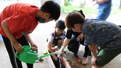 水加減を調整する様子の写真