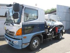 中型バキューム車の写真