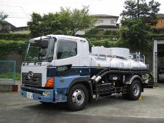 大型バキューム車の写真