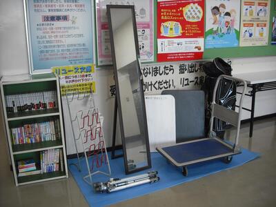 リユース家具展示風景