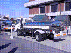 Imagem do veículo de água que faz um papel ativo na hora de quebra de água