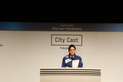 横浜市・都市ボランティア感謝会で挨拶する山中市長