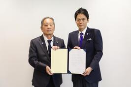 神奈川区連合町内会自治会連絡協議会から特別市の実現に向けた取組についての要望書を受領しました