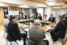"Hãy nói chuyện với thị trưởng!" được tổ chức tại Phường Kanagawa và chúng tôi đã trao đổi ý kiến với các thành viên của Hiệp hội Thị trấn Oguchi Nakamachi Ikeshita.
