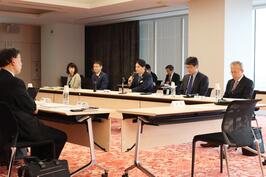 Tham vấn với "Nhóm nghiên cứu về chính quyền đô thị thành phố Yokohama"