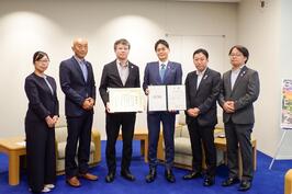 イオンリテール株式会社様、株式会社ダイエー様からのご寄附に対して感謝状を贈呈しました