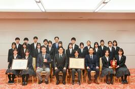 「第78回 全日本合唱コンクール全国大会」で最優秀賞を受賞した横浜市立大綱中学校合唱部の皆さまと面会