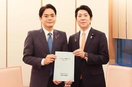内閣官房副長官へ九都県市首脳会議の要望及び、厚生労働大臣へ指定都市市長会の要請を行いました