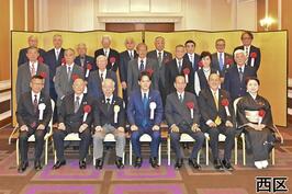 西区、都筑区、青葉区、鶴見区の自治会町内会長の皆さまに表彰状をお渡ししました