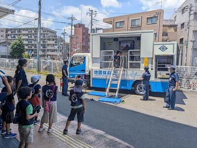 地震体験車
