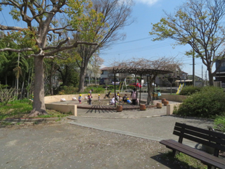 東本郷第一公園の遊び場