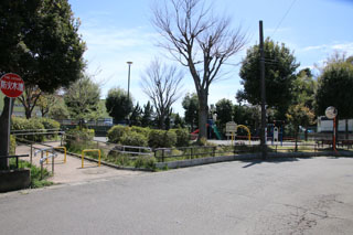 上山町北第二公園の広場