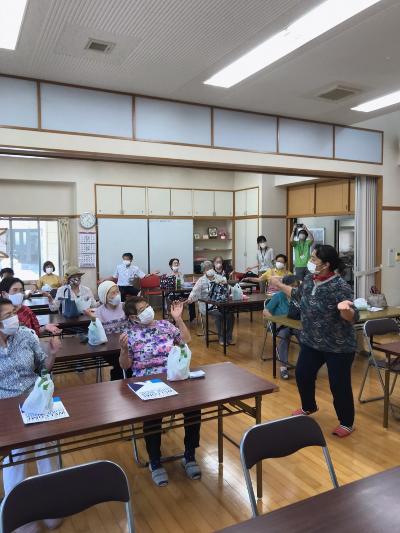 A tea drinking party in the housing complex district of Tokaichiba 1