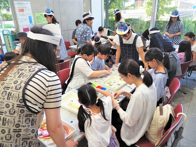 イベントが盛況している様子の写真