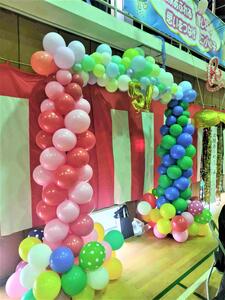 長津田第二小学校創立50周年式典の風船アーチ装飾