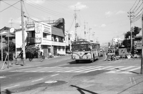 9701_113_バス停中山町付近