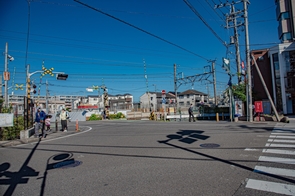 9704_160_2020年の川和踏切