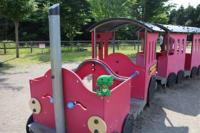 ミドリンと汽車の遊具