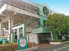 It shows the appearance of Shimizugaoka Community Care Plaza in Yokohama City.