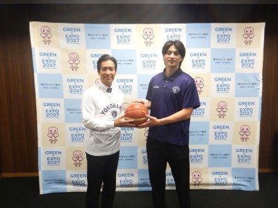 選手と区長
