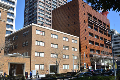 中区役所本館・別館の写真