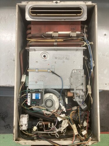 使えなくなった古い給湯器の中身をリサイクル