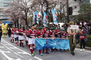 Fotografía de los niños de "la escuela" de rugby de Yokohama