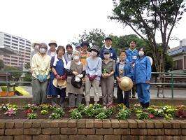 Group photo of Miyagaya Park Protection Association