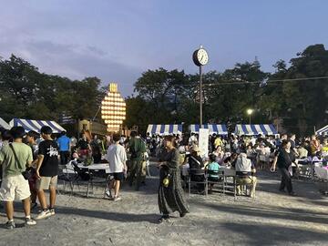 大賑わいの掃部山公園子どもの広場 