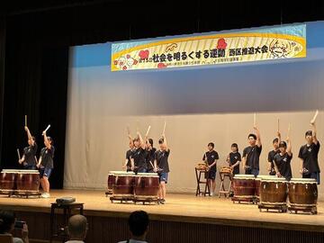力強い岡野中学校和太鼓部の演奏 