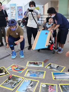 お手玉かるたに挑戦！ 