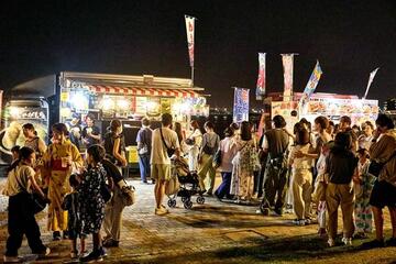 キッチンカーエリアも大賑わい 