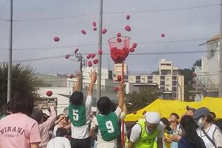 みんなで玉入れ（第五地区） 