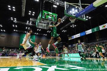 臨場感あふれるプレー 