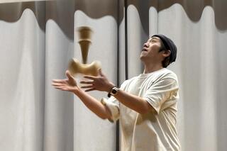 イージーさんによるパフォーマンス 