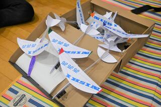 工夫満載のオリジナル紙ヒコーキ 