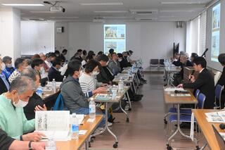 活動成果や今後の課題を報告 