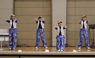 立っても座って楽しめる