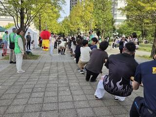 06恒例の綱引き大会、各チーム意地をかけ本気です！！