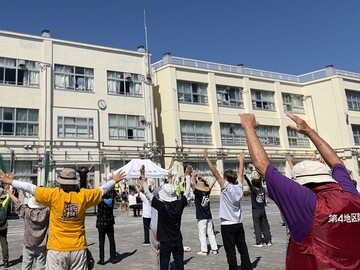 04みんなで「ころばんよ体操」 （第４地区）