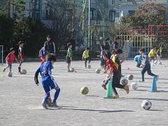 Trường bóng đá trẻ em được tổ chức