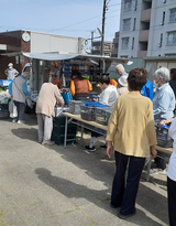 上郷西ヶ谷団地移動販売写真